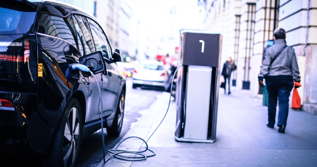 Wall-Street: Șoferii de mașini electrice încă nu știu să se adapteze la accelerația bruscă