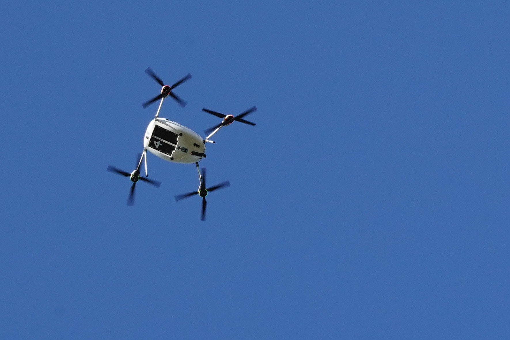 Sifted.eu: Localnicii dintr-un orășel irlandez își fac cumpărăturile cu drona