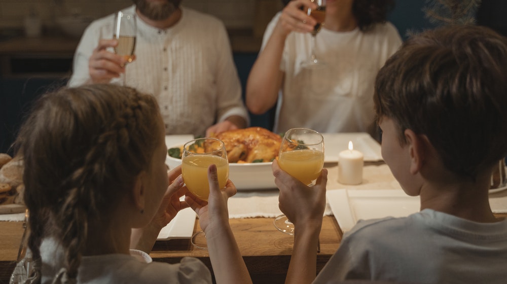 wall-street.ro: Restaurantele ar putea fi deschise de la 1 iunie 100% pentru vaccinați