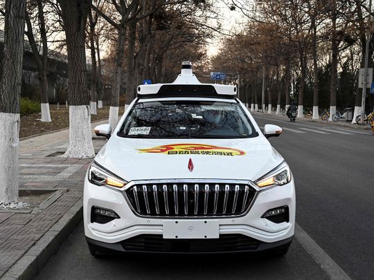 Gulf News: Primele taxiuri robot din Beijing au pornit la drum