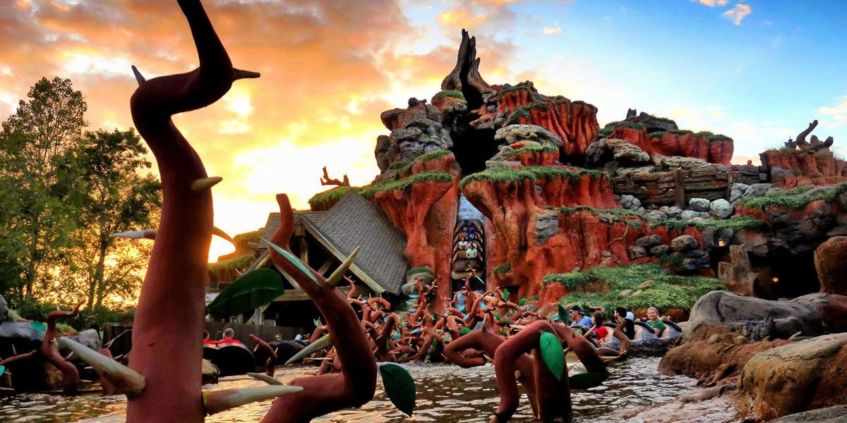 Fortune.com: fanii disney aruncă cu mii de dolari pentru apă de la un roller coaster închis recent