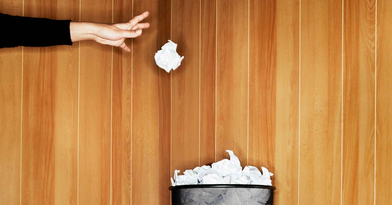 Wired: cum să-ți ”cureți” postările vechi din social media