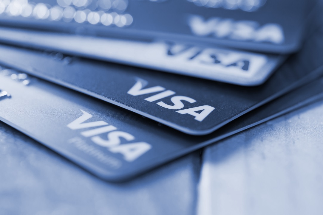 Wall-Street: Visa permite transformarea cardului de credit într-unul de rate