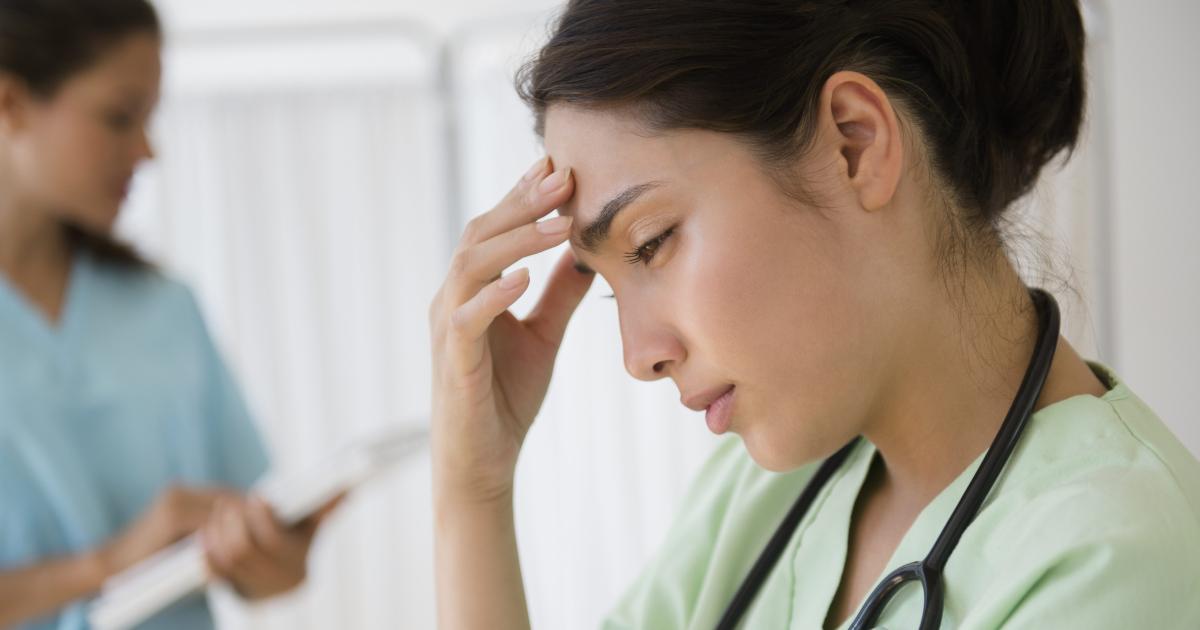 Quartz: Femeile medici sunt strigate după prenume mai des decât bărbații