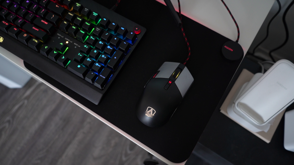 florincasota.ro:  Review periferice AOC - tastatura AGK700, mouse AGM700 și mousepad AMM700