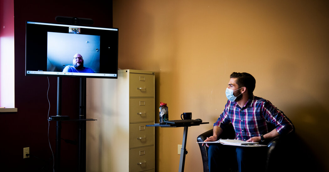 NY Times: Cum s-a mutat activitatea Alcoolicilor Anonimi pe Zoom in pandemie