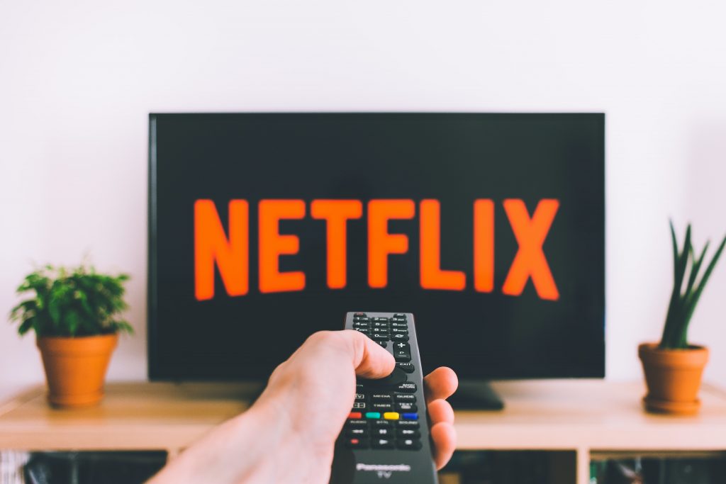 Sifted.eu: Guvernul francez te acuză de poluare dacă faci binging pe Netflix
