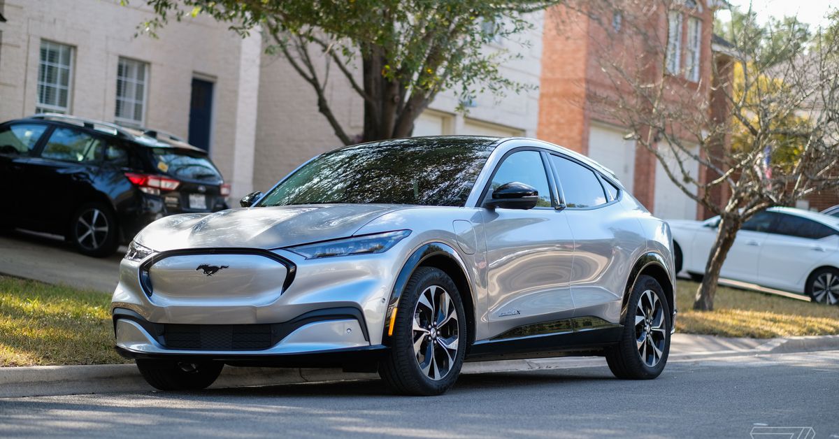 The Verge: Problemele pe linia de producție pentru Ford Mustang Mach E