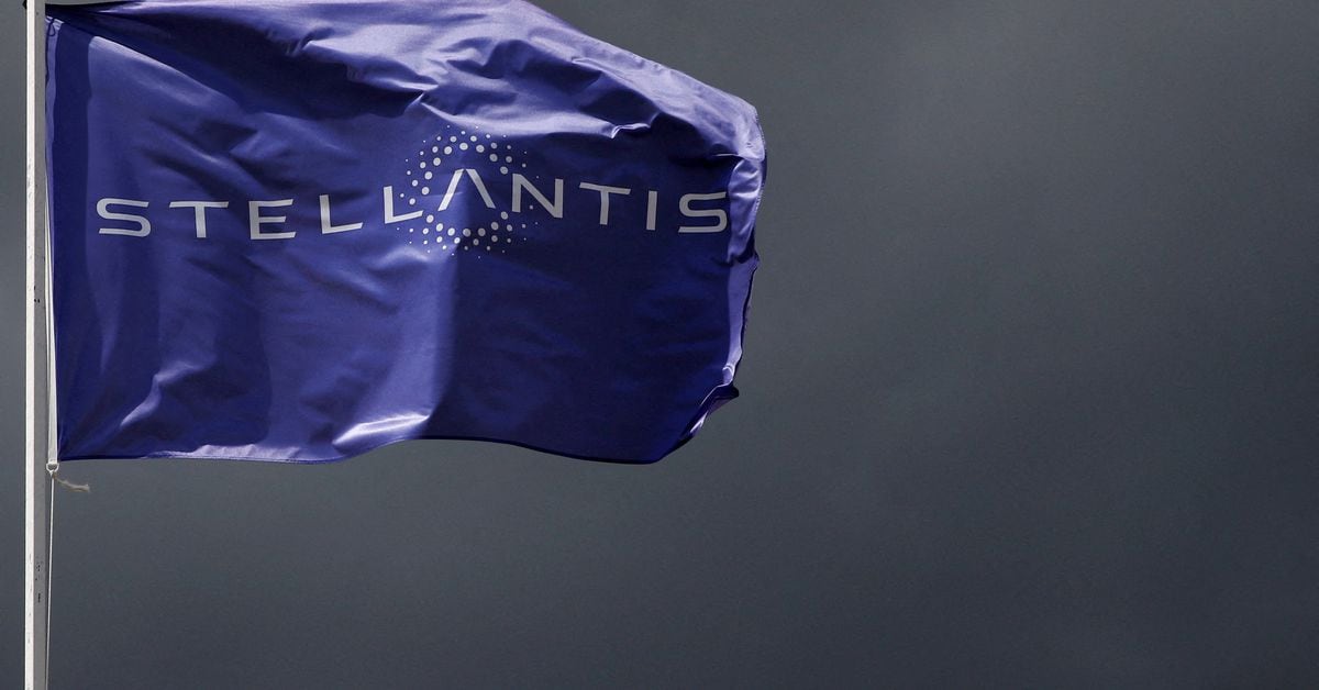 (Reuters): Stellantis apasă pe accelerație și vrea mai multă inovație, dar și mașini produse în Italia