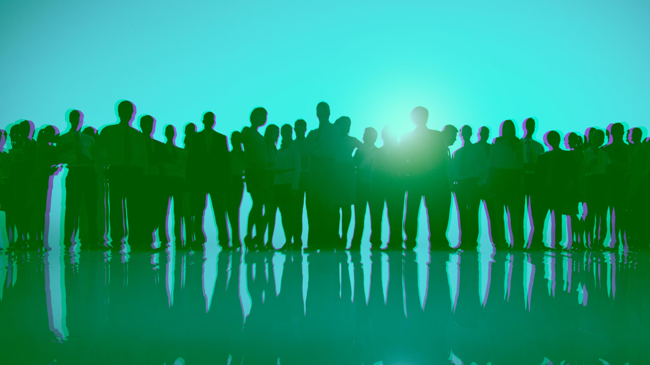 Fast Company: Trei întrebări pe care fiecare antreprenor ar trebui să și le pună odată la 6 luni