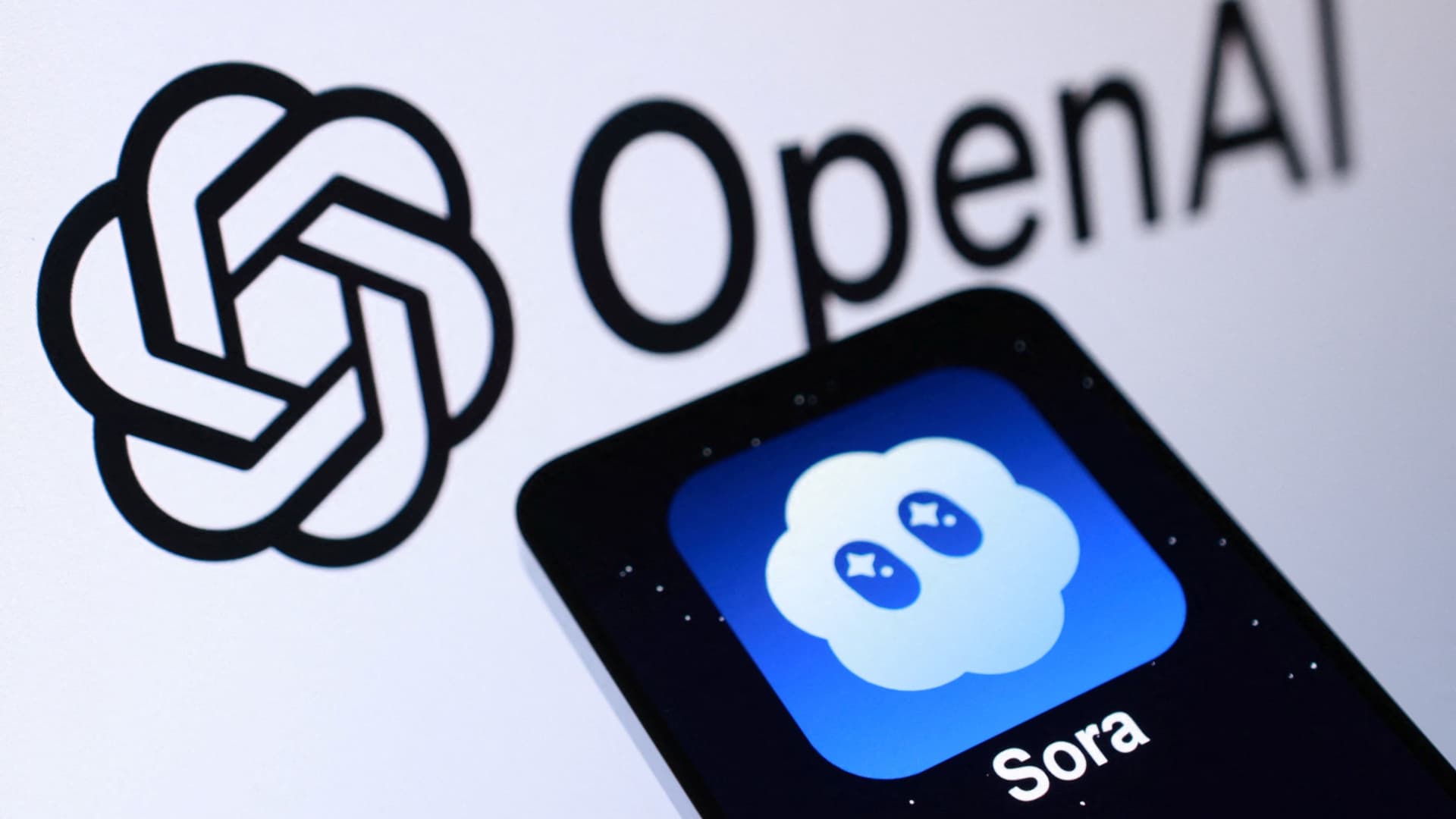 CNBC: OpenAI închide Sora, AI-ul care genera videoclipuri