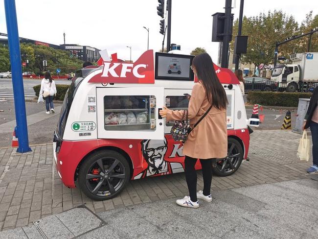 Zero Hedge: KFC introduce chioșcurile autonome în China