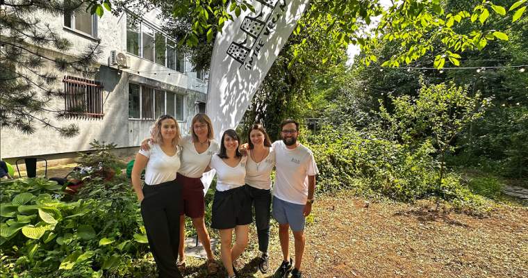 green.start-up.ro: Suport de 15.000 de euro pentru asociațiile de proprietari ce montează panouri solare prin proiectul ÎntreVecini