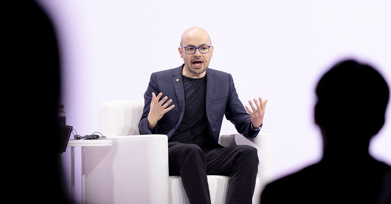 Wired: Directorul Google DeepMind crede că firmele nu ar trebui să dea afară oameni din cauza AI