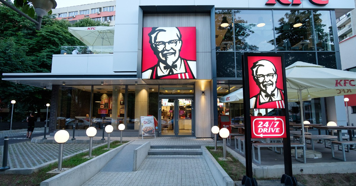 Retail.ro: KFC România introduce un kiosk de comenzi touchless, în premieră globală, în Sun Plaza