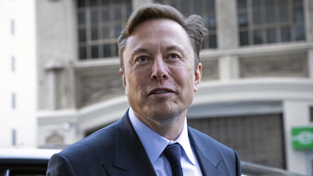 The Information: Twitter e evaluat la jumătate din suma plătită de Musk