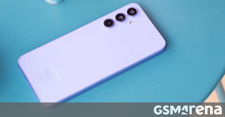 (GSMarena): Doritorii de flagship-uri Samsung mai accesibile s-ar putea bucura în curând de Galaxy S23 FE