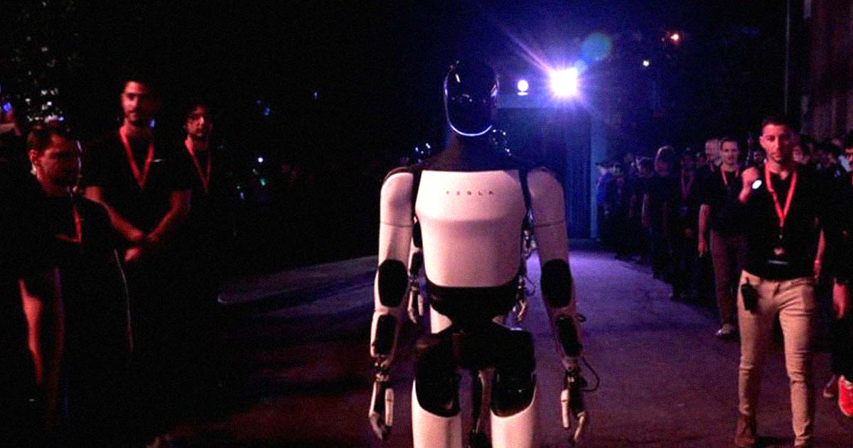 Futurism: Roboții umanoizi Tesla erau controlați de... oameni