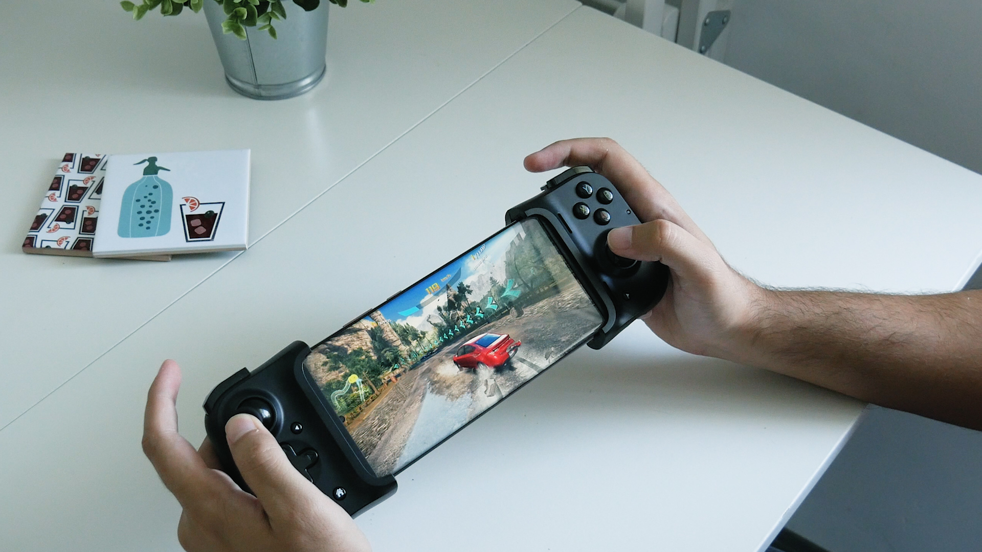 florincasota.ro: Razer Kishi Review – îți transformă telefonul în consolă portabilă