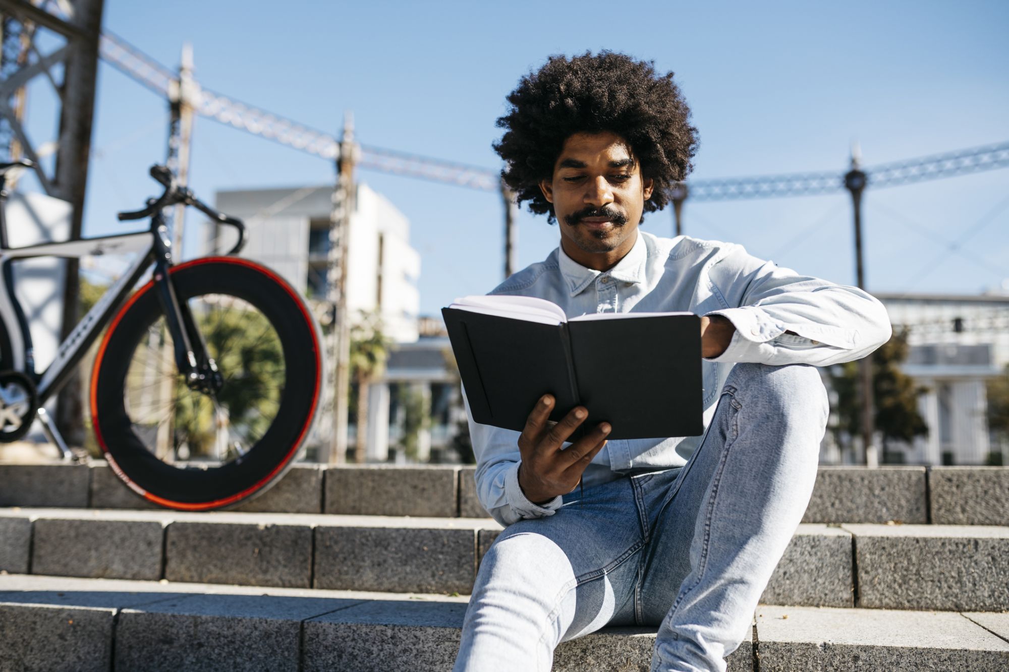 Entrepreneur: 7 cărți care te motivează să lucrezi mai bine