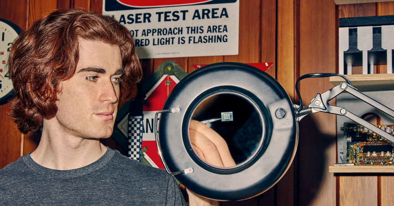 Wired: tânărul care construiește semiconductori în garajul părinților