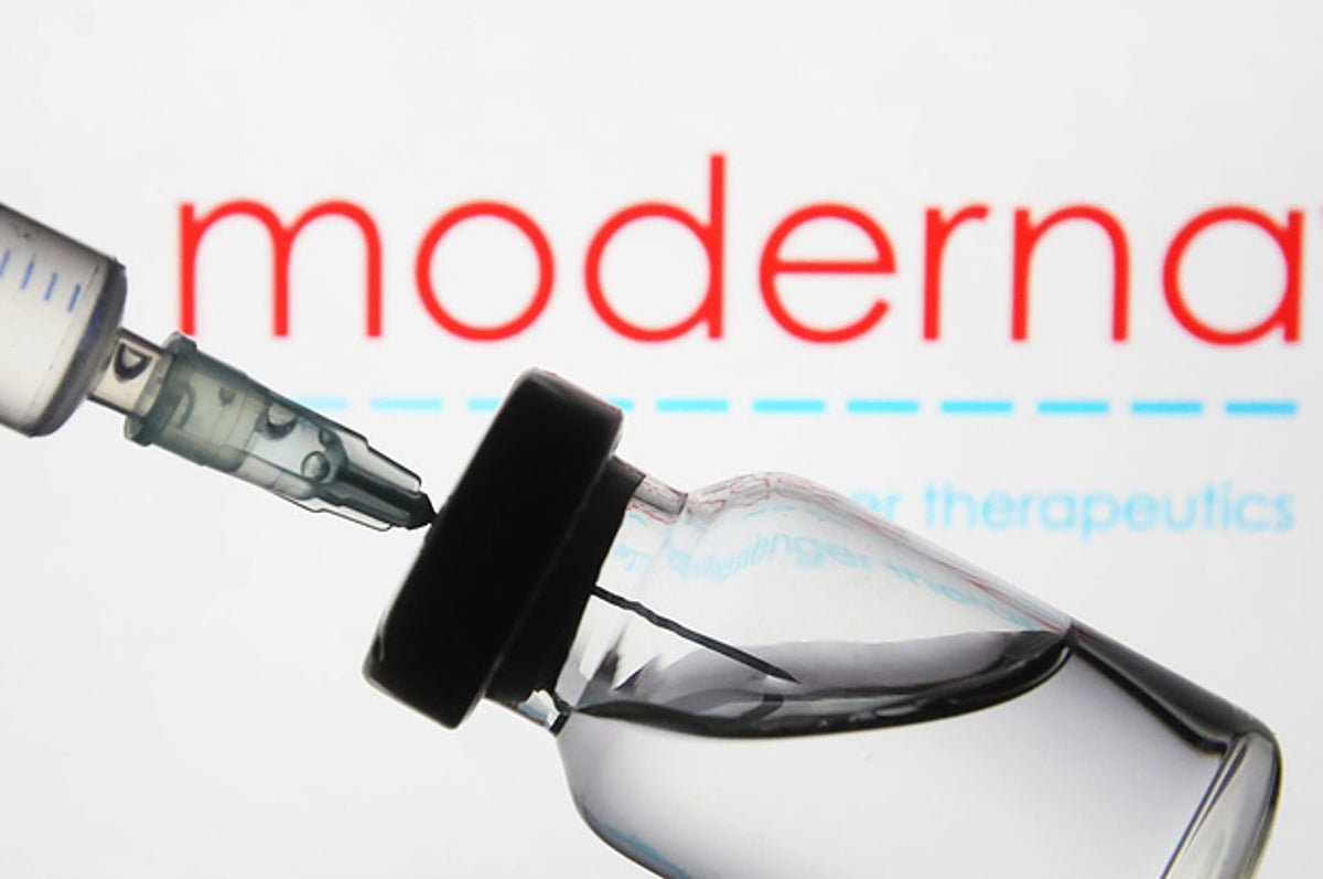 Buzzfeed: Vaccinul Moderna e la FDA pentru aprobare de urgenta