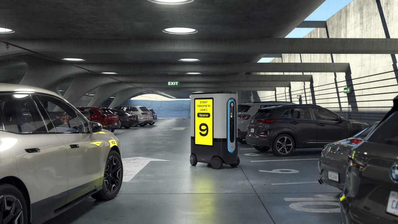 fastcompany.com: Roboțelul care îți ține locul de parcare și îți încarcă mașina electrică