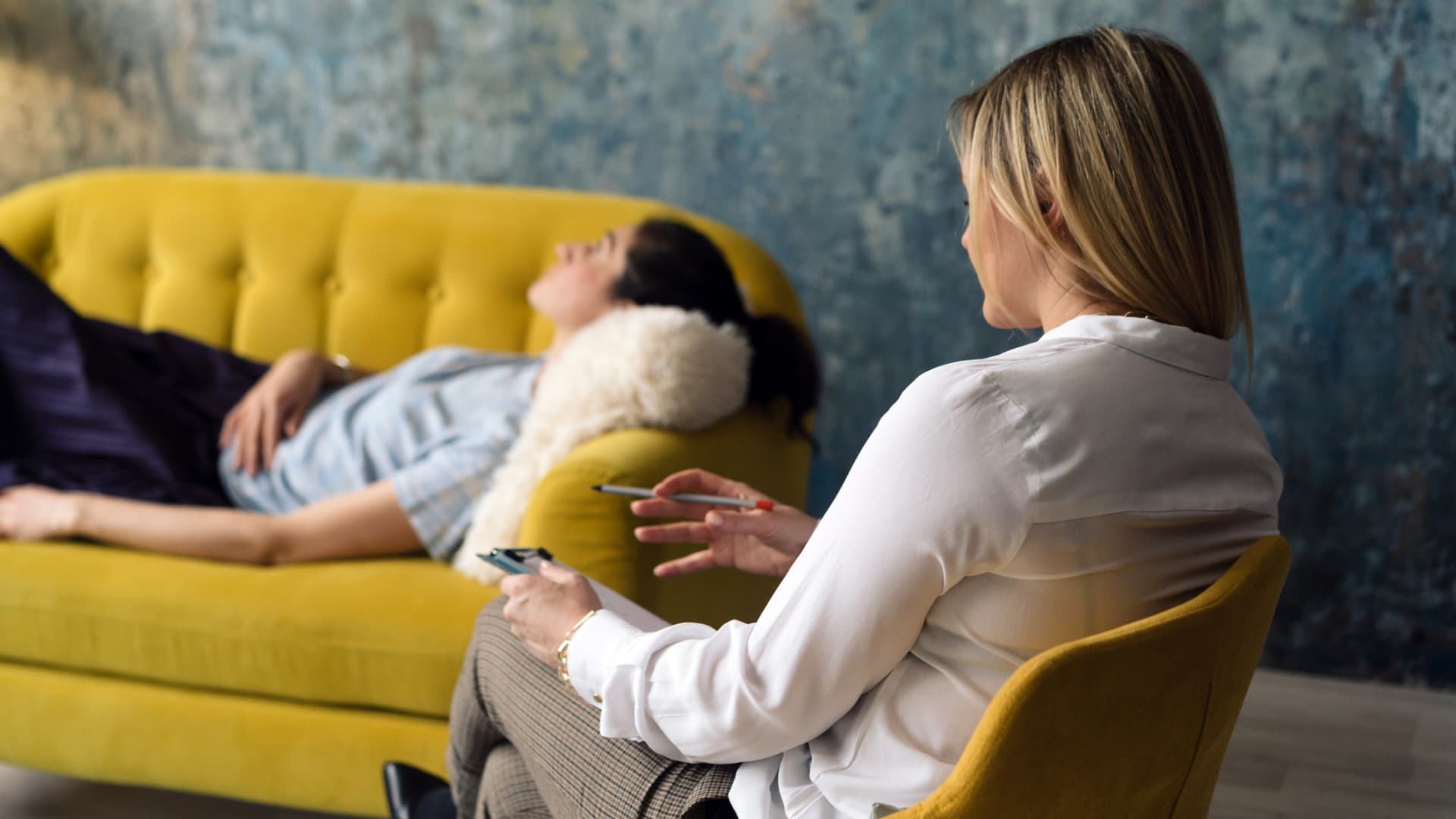 CNBC: Avem o nouă anxietate. Se numește FOBO