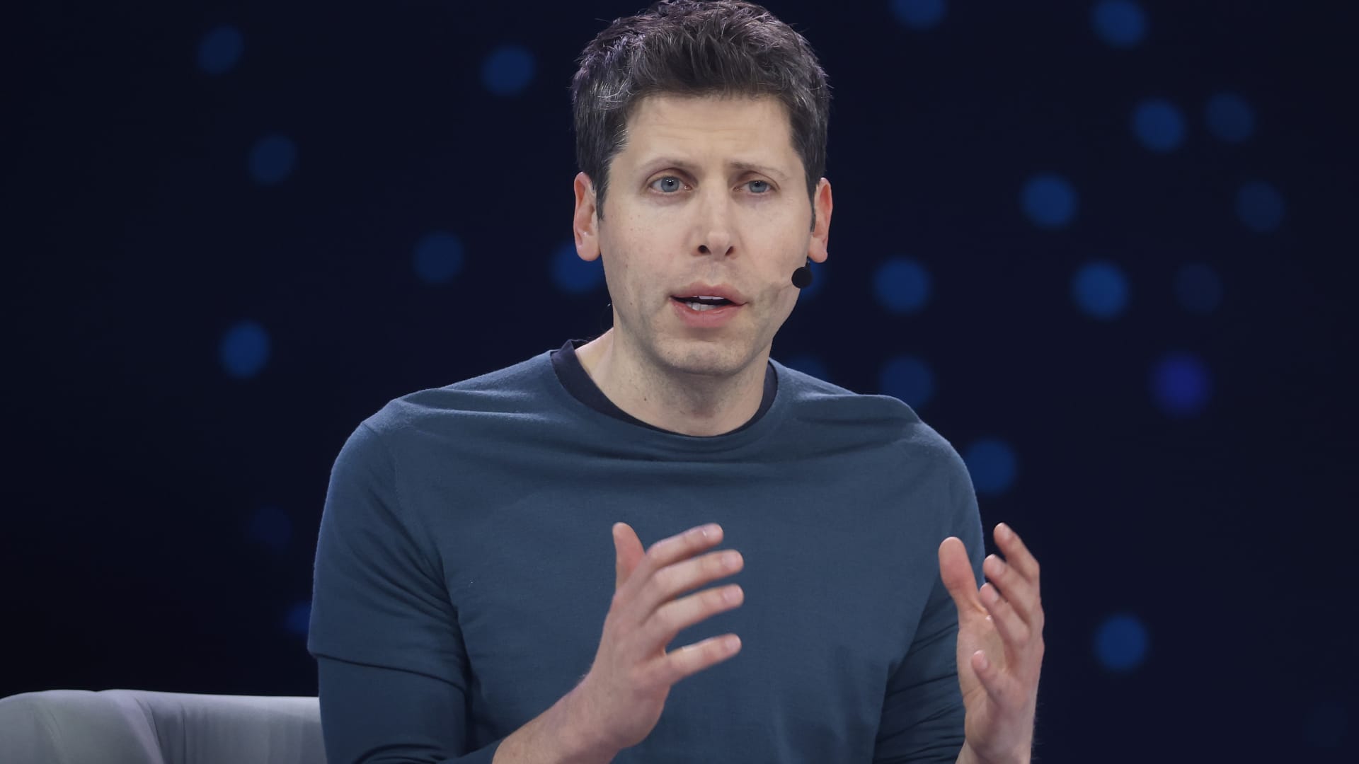 CNBC: Microsoft, 27% din OpenAI după reorganizare