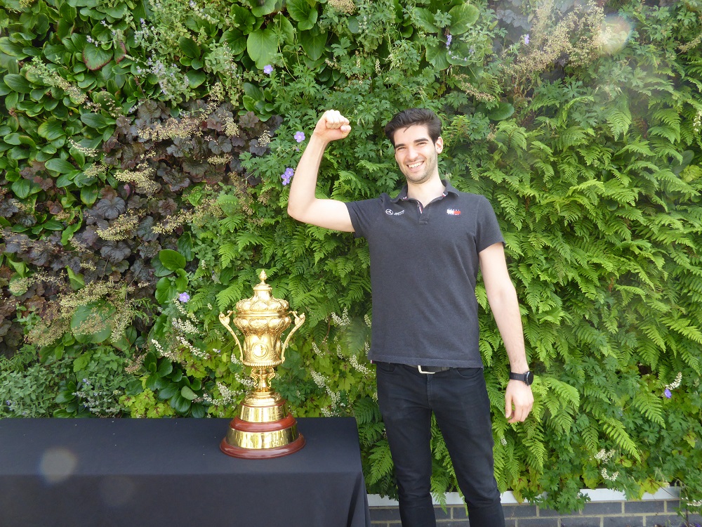 wall-street.ro: povestea tânărului inginer român de la Mercedes Formula 1