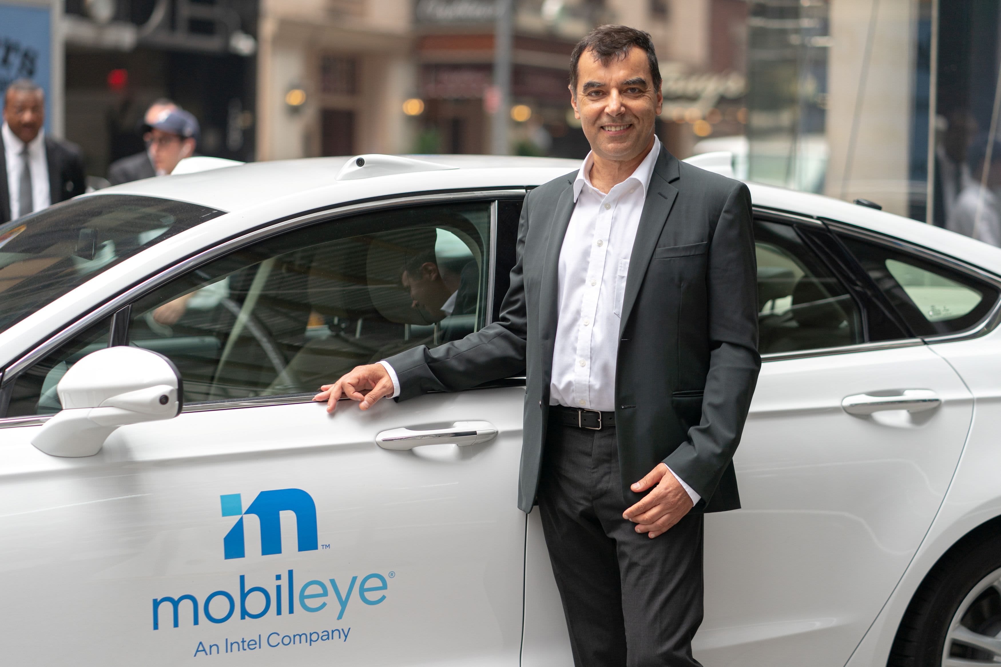 CNBC: Intel vrea să listeze Mobileye pe bursă, furnizor de tehnologie de mașini autonome