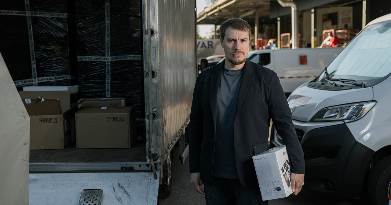 Wired: ucraineanul care luptă în război cu lista de cumpărături