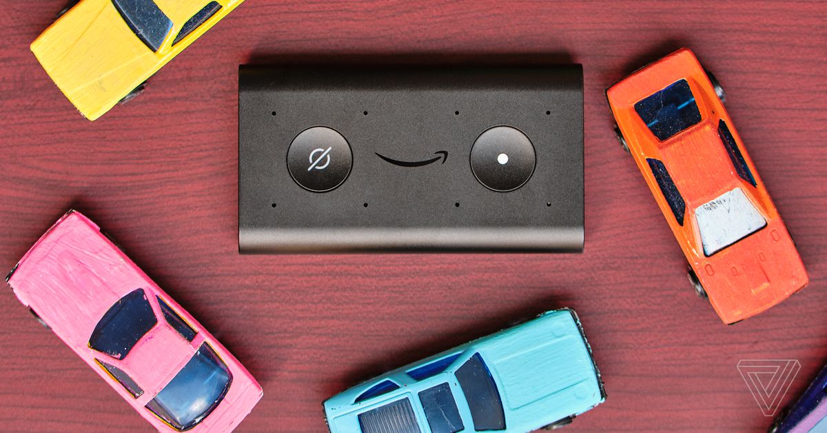 Review Amazon Echo Auto, incercarea lui Bezos de a aduce asistentul virtual in masini