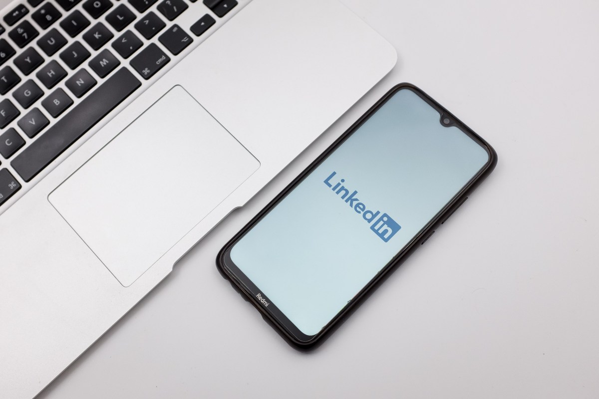 TechCrunch: LinkedIn experimentează cu un feature de TikTok