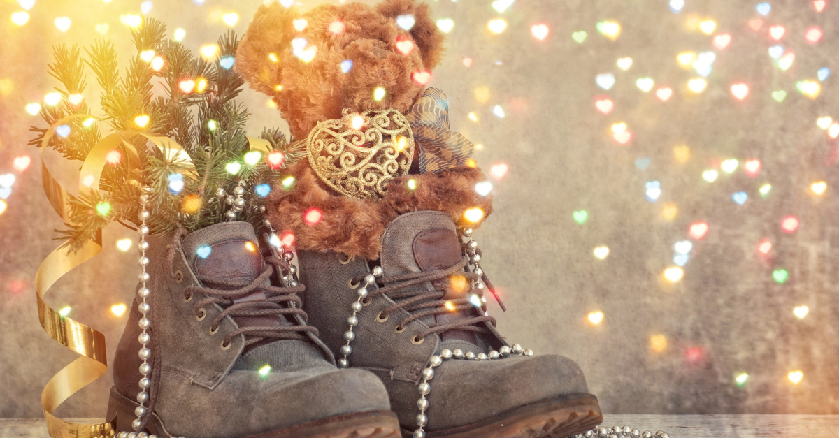 Retail.ro: Cumpărături de Moș Nicolae: cât costă dulciurile, snacksurile și fructele în Auchan, Carrefour, Cora și Mega Image