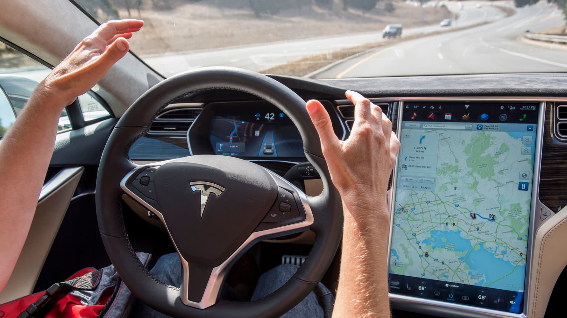 CNBC.com: Șeful AI-ului Tesla anunță că părăsește compania