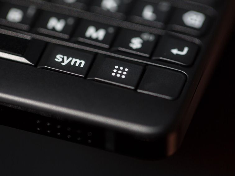 CNET: Blackberry se întoarce în 2021 cu un telefon 5G cu tastatură fizică
