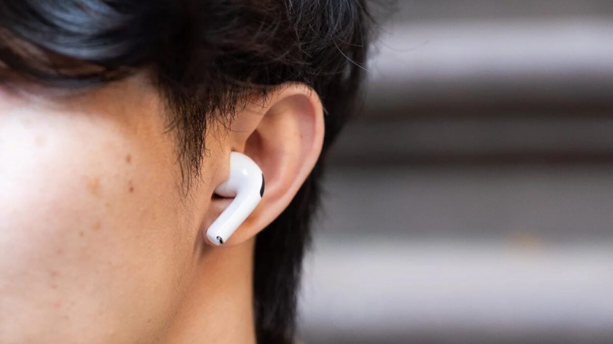 Gizmodo: O treime din noile podcasturi sunt generate de AI