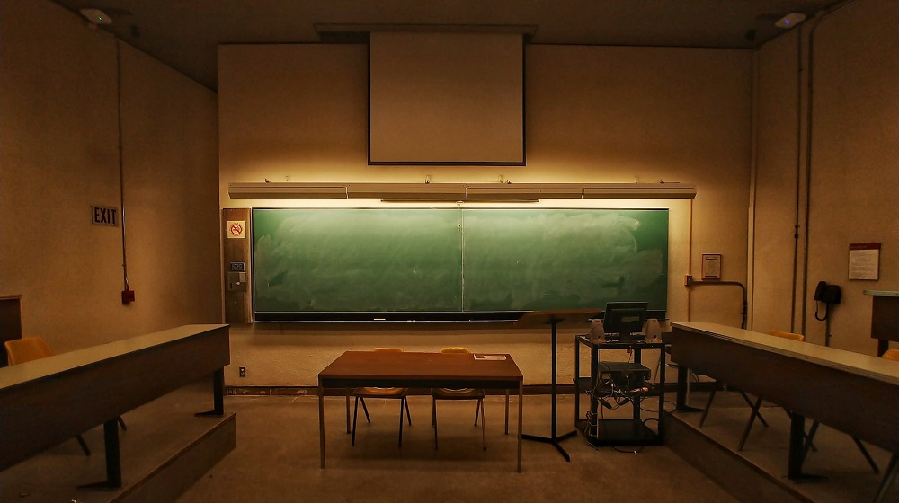 Wall-Street.ro: Cât de mult ajunge digitalizarea în universitățile din România