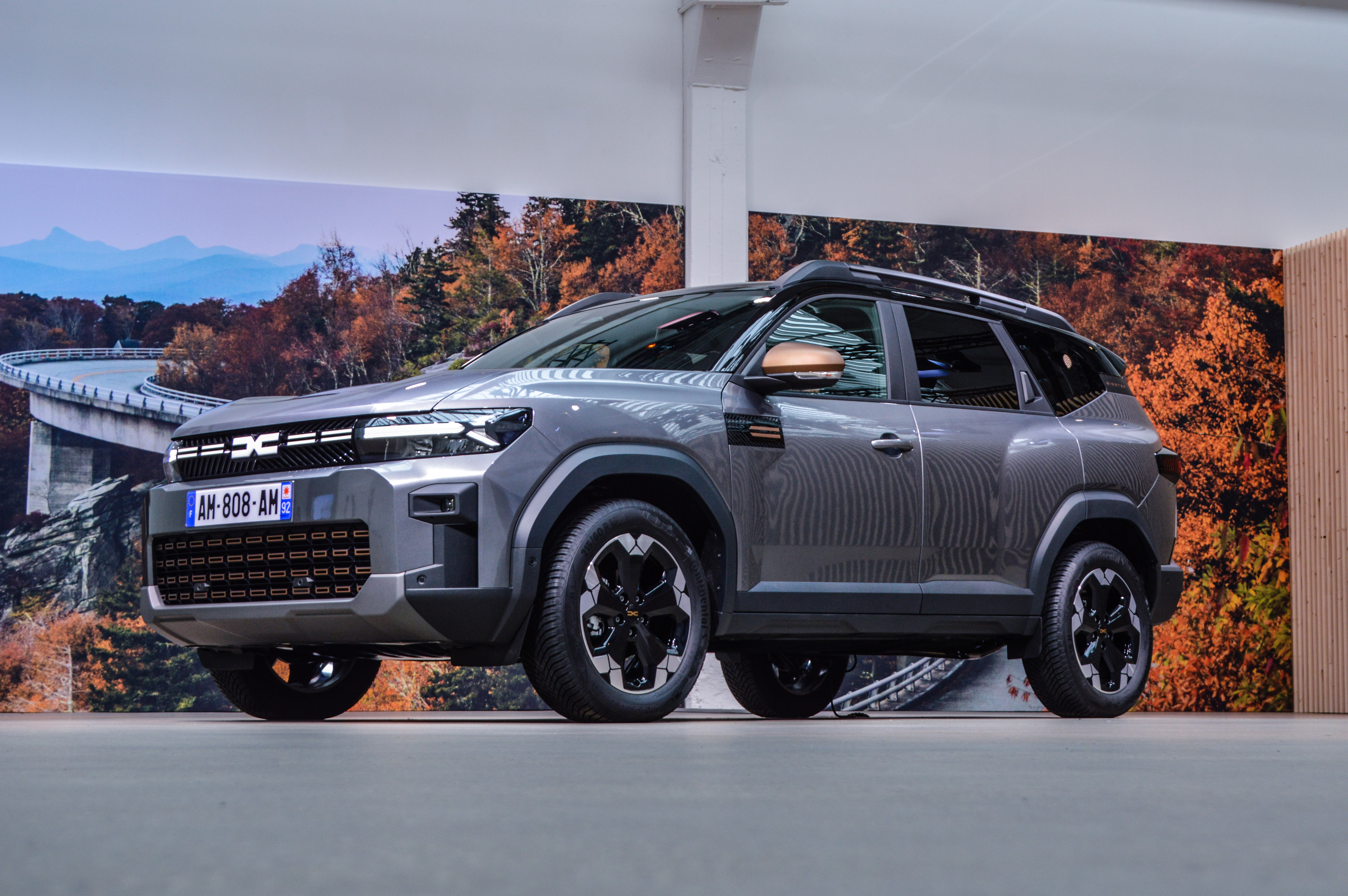 Wall-Street.ro: Merită o Dacia 30.000 de euro? Cum motivează producătorul auto un preț considerat 