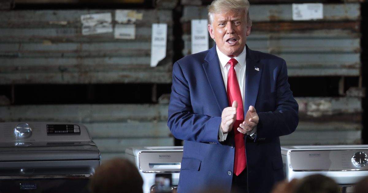 The Verge: Trump va interzice orice tranzacție cu TikTok