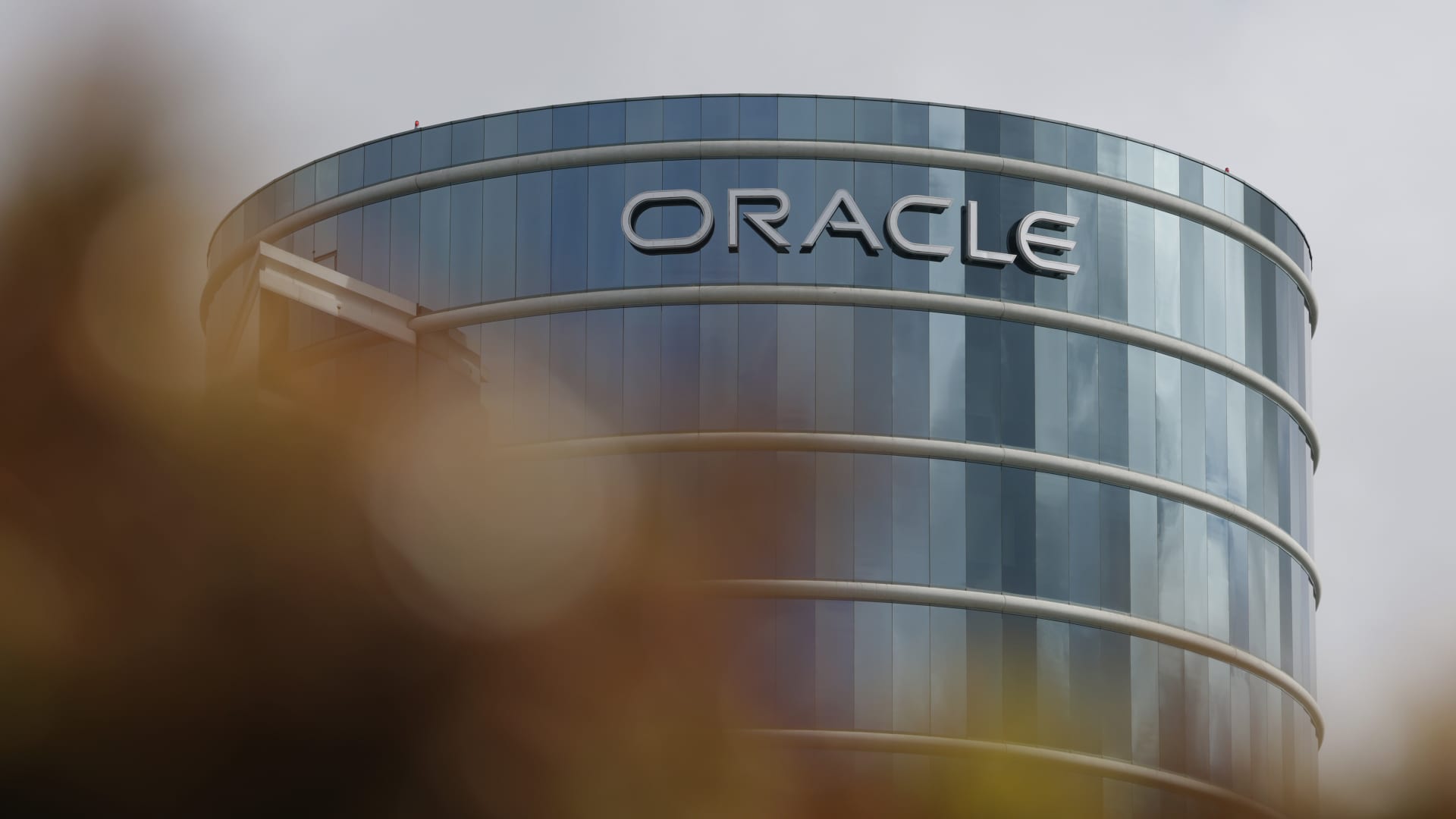 CNBC: Acțiunile Oracle în scădere după rezultate dezamăgitoare pentru investitori