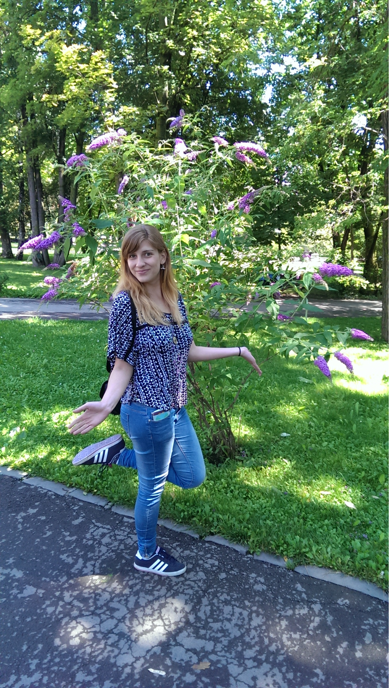 Laura Sardescu tinerețe
