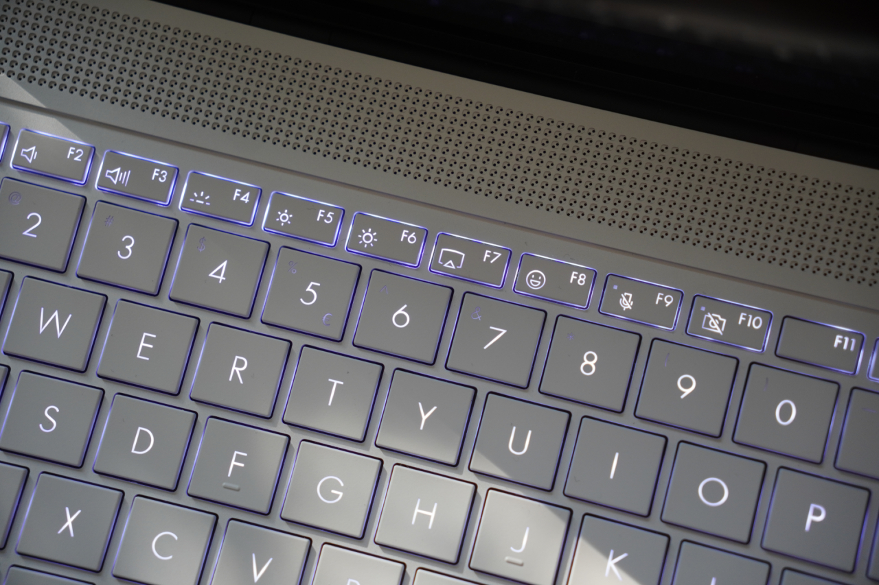 Asus Zenbook S 16