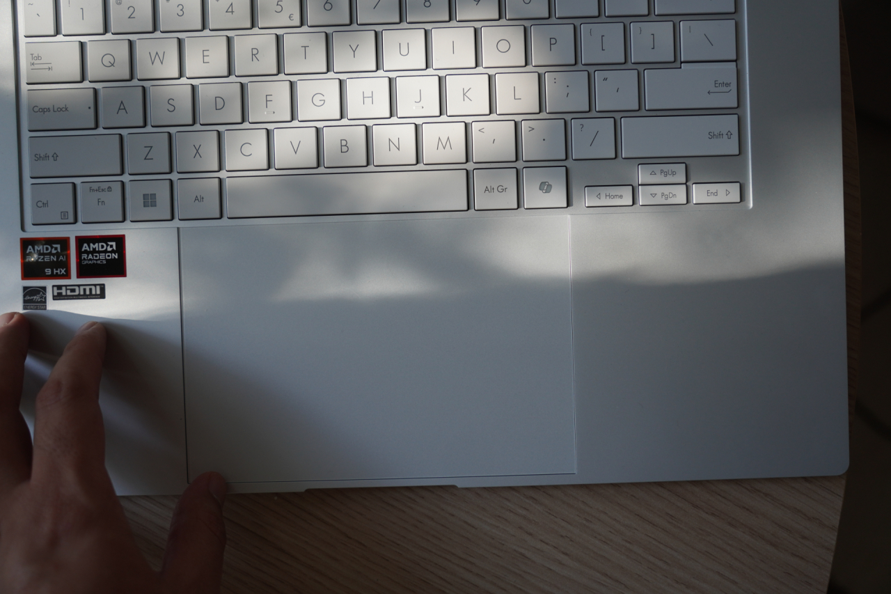 Asus Zenbook S 16