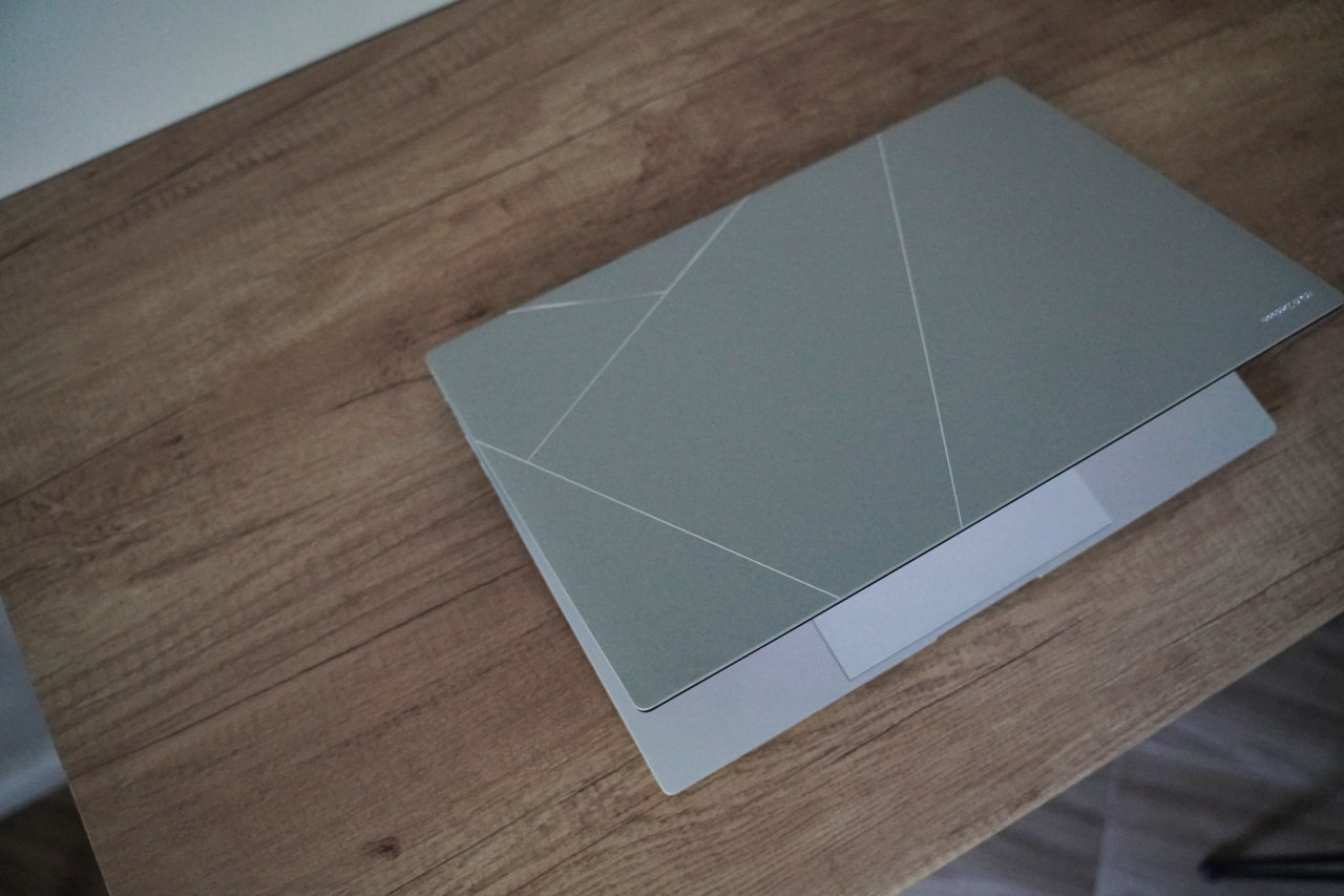 Asus Zenbook S 16