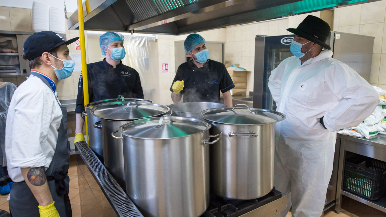 Solidar Social a livrat peste 200.000 de porții de mâncare în mai puțin de un an