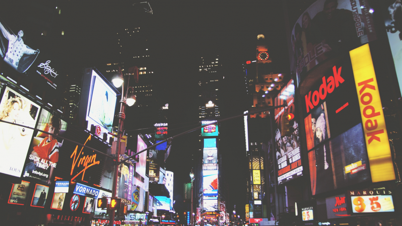 Facebook te va lăsa să trimiți mesaje sponsorizate