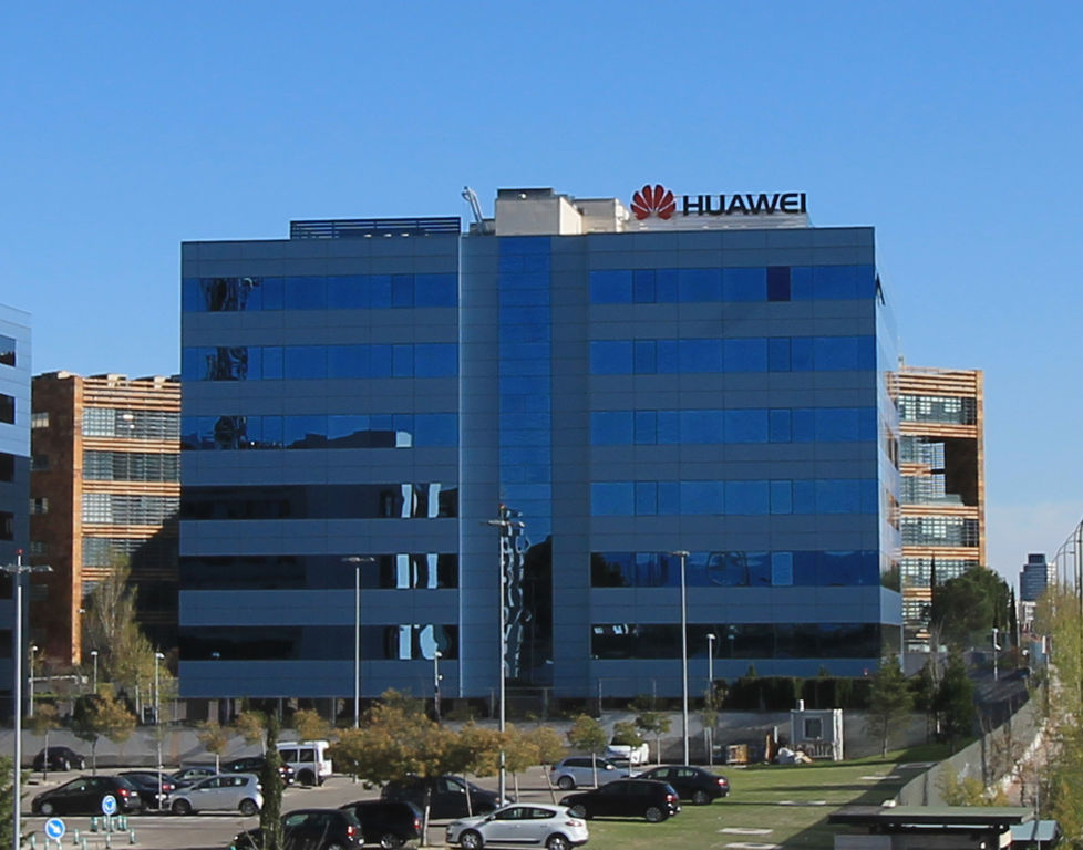 Huawei deschide un centru global de service în București