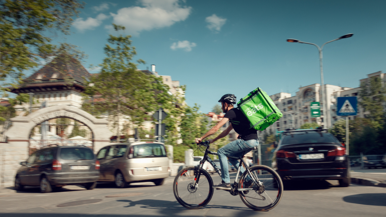 Uber Eats își caută General Manager în România